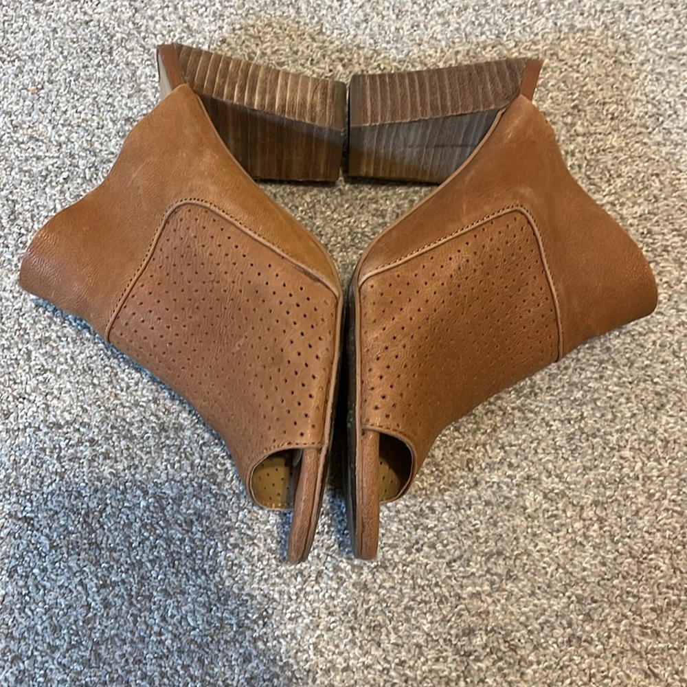 3$/15 Adam Tucker Mylee leather mule - Picture 3 of 5